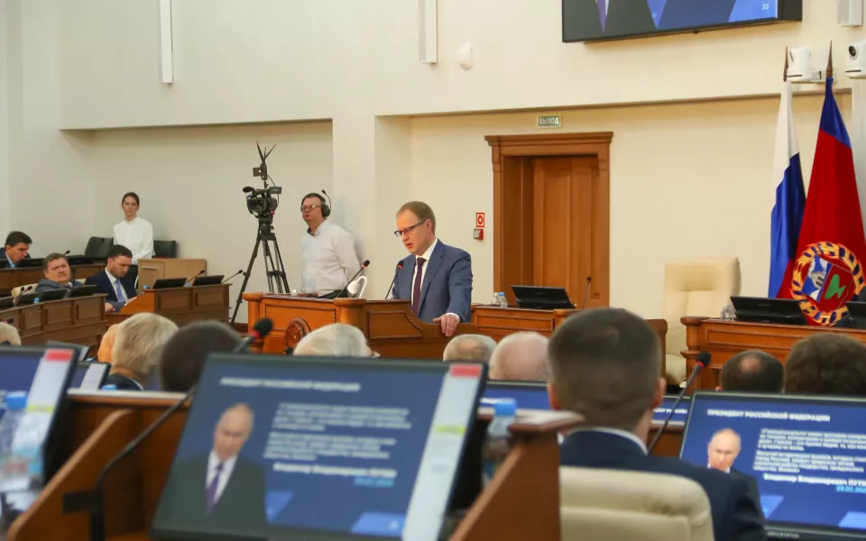 Как алтайские политики оценили ежегодный отчет губернатора Виктора Томенко