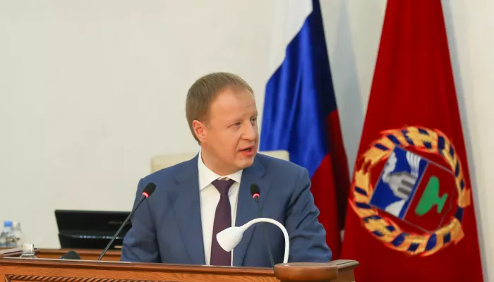 Губернатор Виктор Томенко поздравил жительниц Алтайского края с 8 Марта