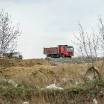 В Барнауле за 311 млн рублей ищут перевозчика мусора для двух районов