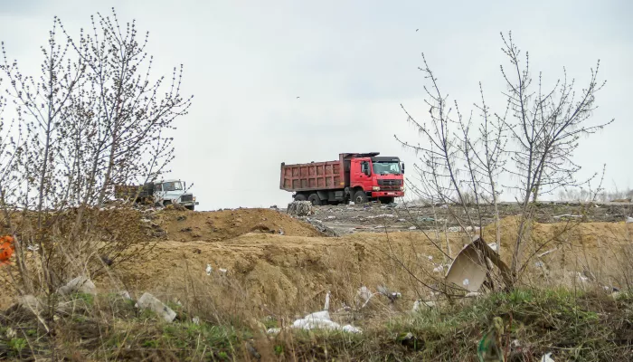 В Барнауле за 311 млн рублей ищут перевозчика мусора для двух районов
