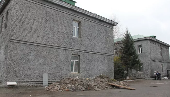 Более 100 млн рублей выделили на завершение ремонта филиала поликлиники №1 Барнаула