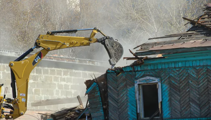 Переломный период: как сносят дома частного сектора в тихом центре Барнаула. Фото