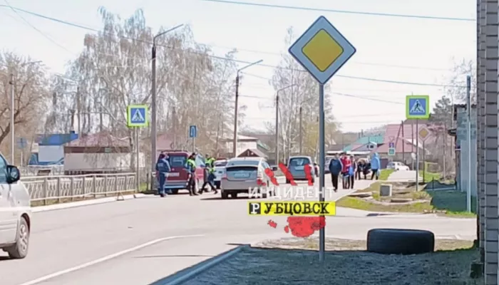 В Рубцовске минивэн сбил 12-летнего ребенка на самокате