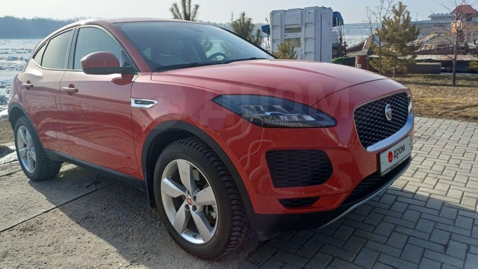 В Барнауле продают ярко-красный мощный Jaguar E-Pace - Толк 02.05.2024