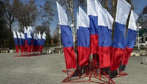 Первые лица Алтайского края поздравили жителей с Днем Весны и Труда