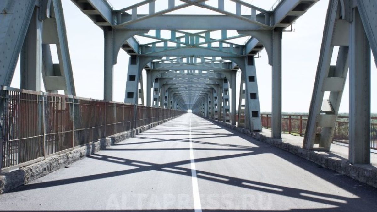 Движение на Старом мосту в Барнауле ограничат 14 и 15 ноября