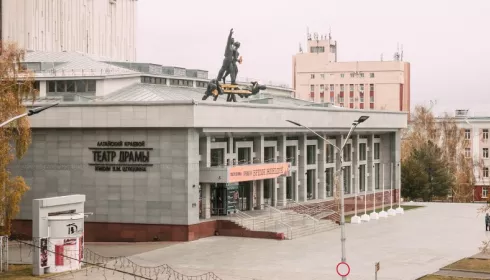 В Барнауле покажут знаменитый спектакль вахтанговского театра Война и мир