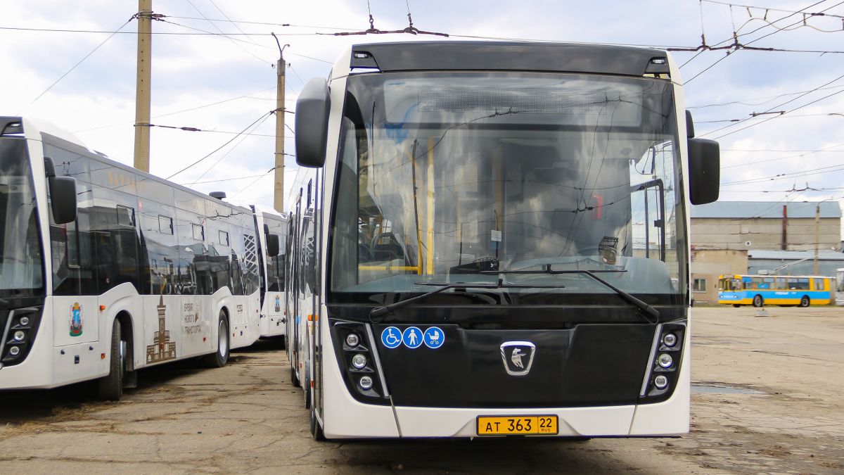 Новые автобусы марки НЕФАЗ, закупленные для Барнаула
