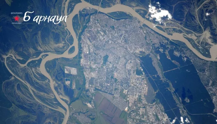 Космонавт Олег Артемьев показал, как выглядит Барнаул накануне Дня Победы