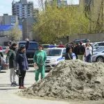 Полиция, гелик и куча: как в центре Барнаула проходят съемки кино. Фото