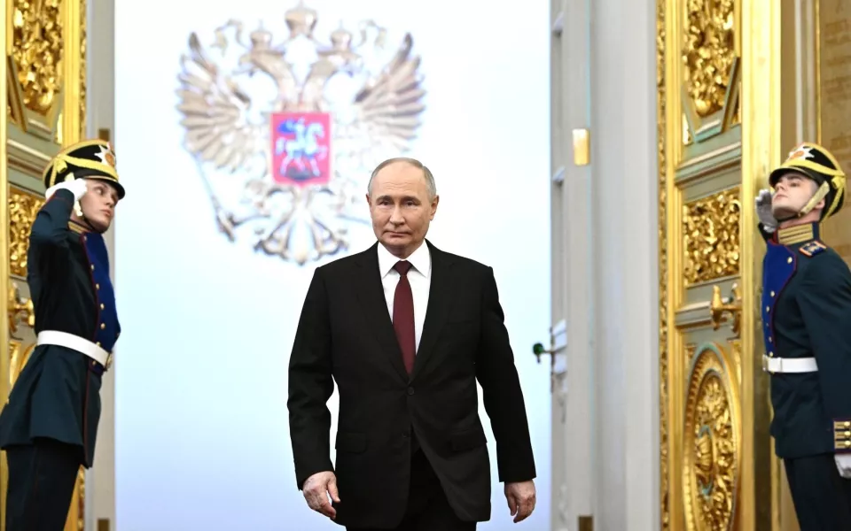 Путин принес клятву верно служить народу России и вступил в должность президента