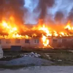 В алтайском селе крупный пожар уничтожил жилой барак