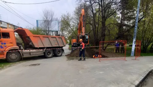 Энергетики в ночь запустили подачу горячей воды после аварии в центре Барнаула