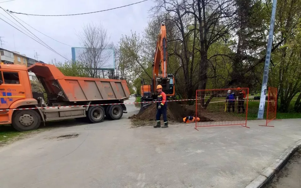Центр Барнаула остался без горячей воды из-за аварии на Молодежной