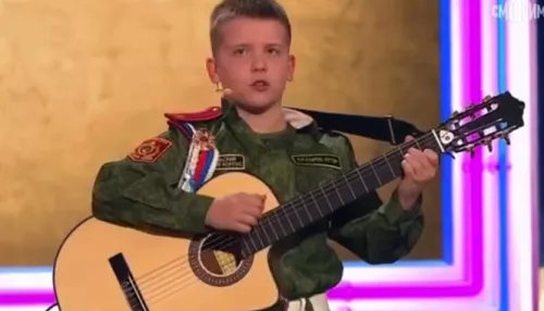 Юный житель Алтайского края исполнил песню на ТВ-шоу, покорив сердце Шамана