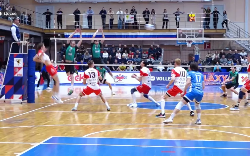 СпортОбзор: в алтайском волейболе идет борьба, а футбольный мир  в шоке