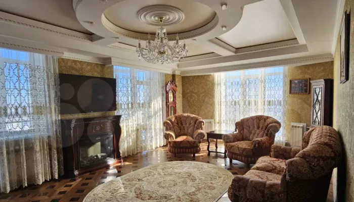 Респектабельную квартиру с камином и панорамным видом продают за 15 млн в Барнауле
