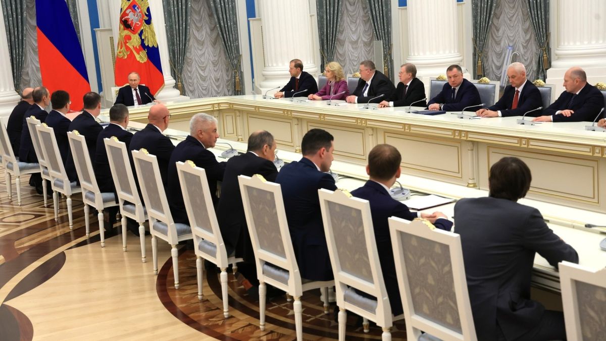 Встреча Владимира Путина с новым составом правительства РФ