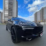 Панорамный Porsche Cayenne в керамике и бронепленке в Барнауле продают за 5 млн руб