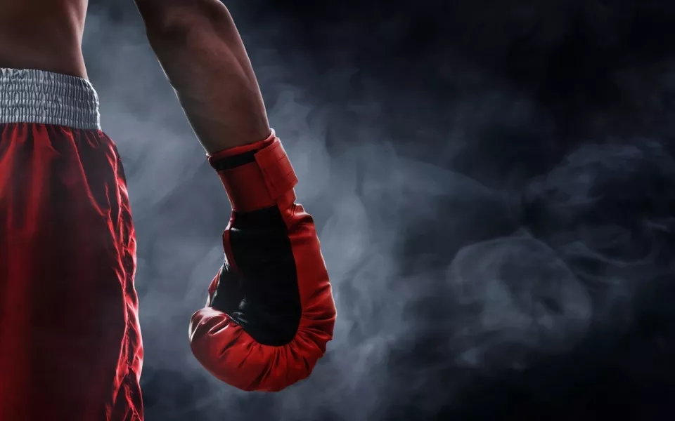 Боксер Александр Усик разгромил Тайсона Фьюри и стал абсолютным чемпионом мира