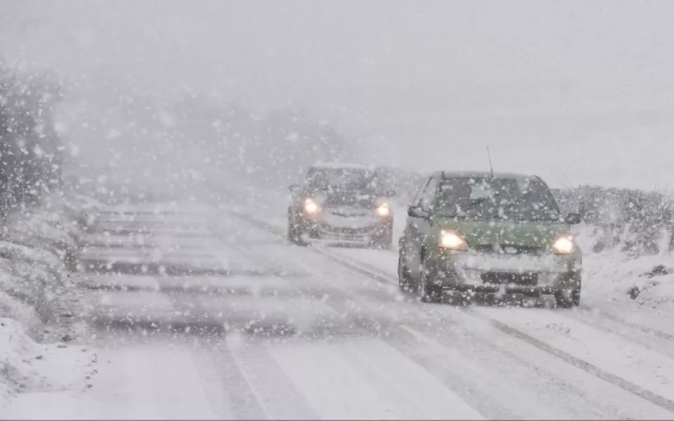 Снег с дождем и ветер до 90 км/ч: в Алтайском крае продлили штормпрогноз