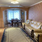 Пятикомнатную квартиру с пятью лоджиями и сауной продают за 21 млн рублей в Барнауле