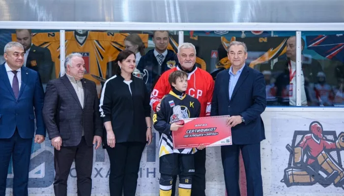 Владислав Третьяк похвалил юных хоккеистов из алтайской школы Скифы