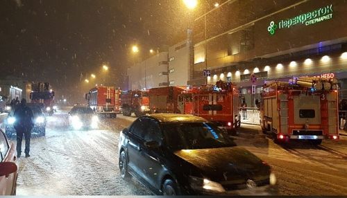 Более 500 человек эвакуировали из ТЦ в Нижнем Новгороде