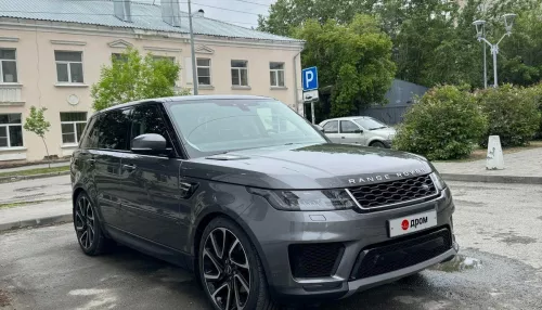 В Барнауле продают Range Rover с расширенной аудиосистемой за 7 млн рублей