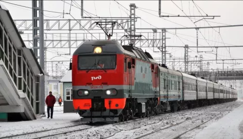 В Новосибирске поезд сбил мужчину, но тот встал, отряхнулся и ушел