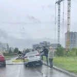 В Барнауле за день на дорогах провалились два автомобиля