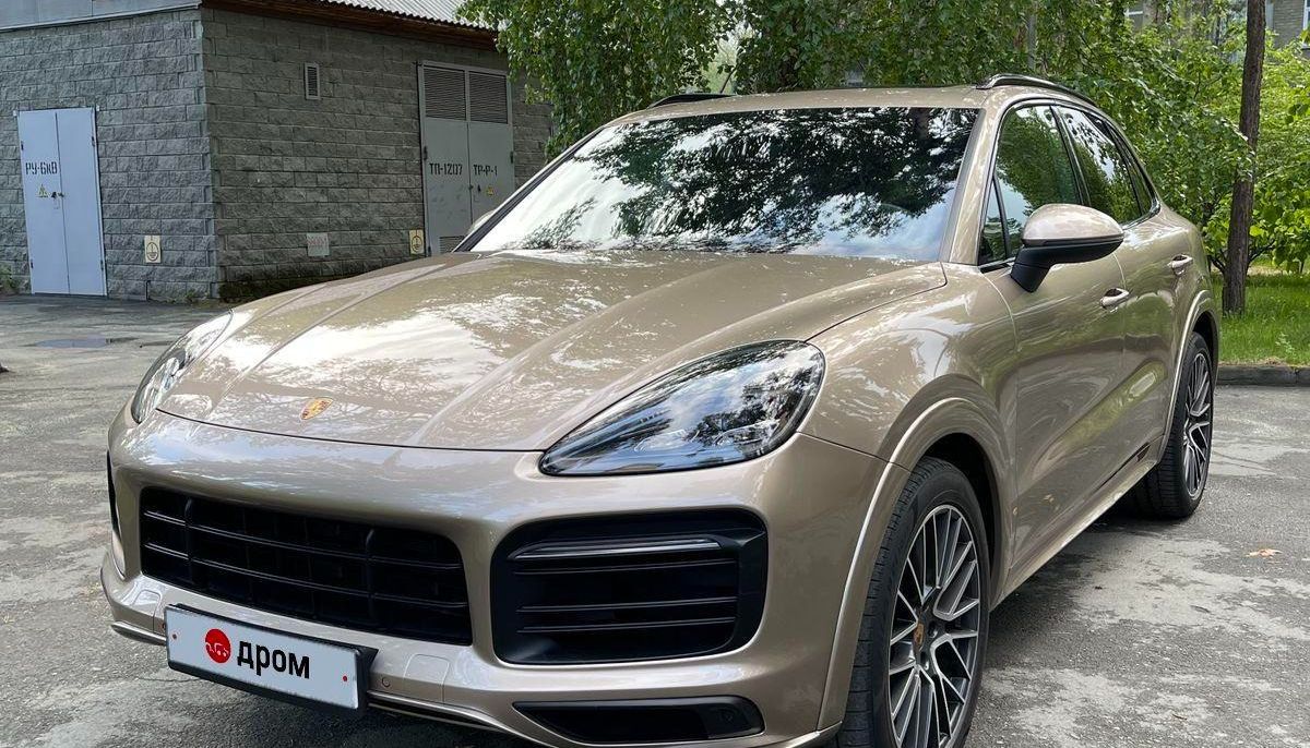 В Барнауле продают панорамный Porsche Cayenne с 440 