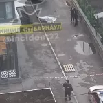 В Барнауле рядом с 16-этажкой обнаружили тело человека
