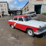 Бело-красную раритетную Волгу с 60-летней историей продают в Барнауле