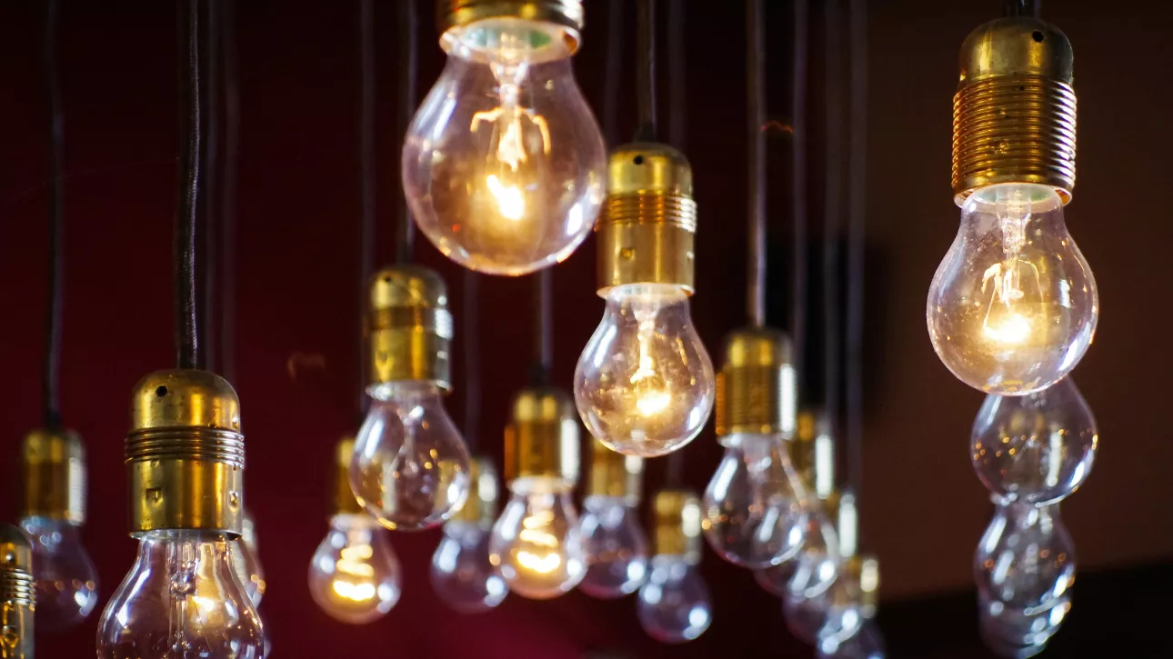 Светлое прошлое: сколько заработали энергетики Алтайского края в 2025 году