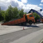 Стали известны подробности ЧП с провалившимся грузовиком в Барнауле