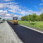 В Алтайском крае заканчивают ремонт разбитой дороги в Каменском районе