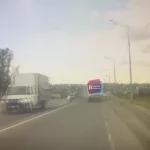 Момент массового ДТП на Змеиногорском тракте в Барнауле попал на видео
