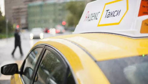 В Барнауле пассажиры сняли на видео агрессивного водителя Яндекс.Такси
