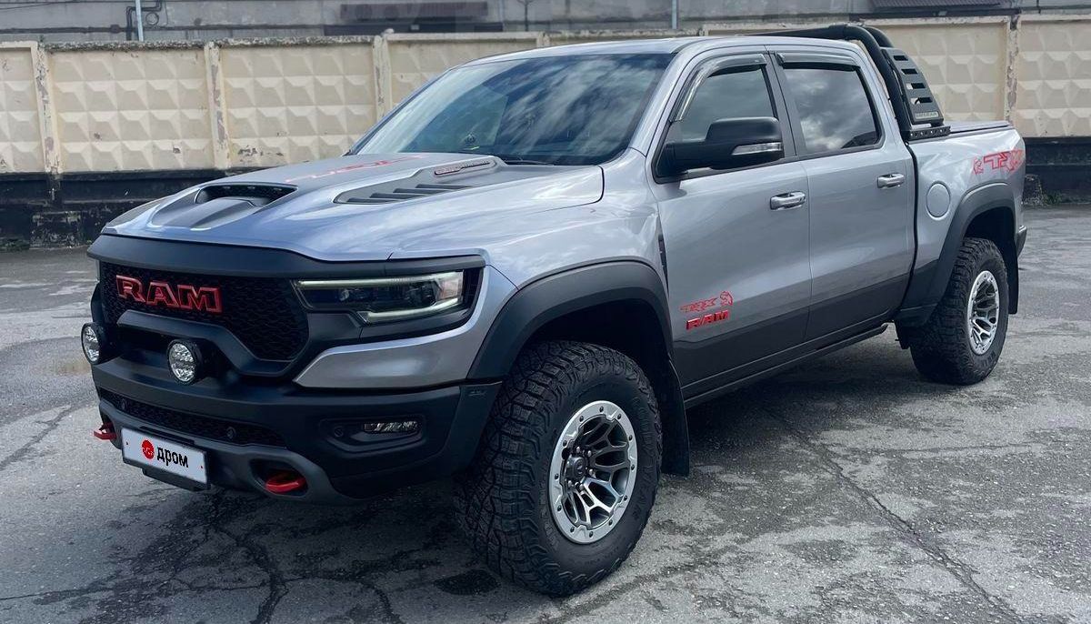 В Барнауле продают пикап RAM 1500 в бронепленке и с электропорогами - Толк  06.06.2024