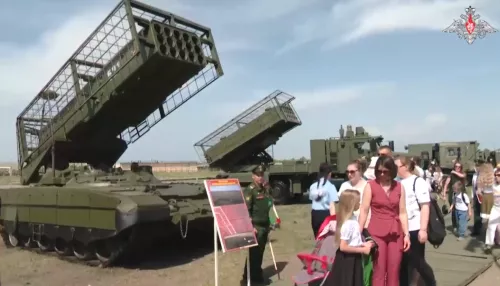 Российские бойцы получили новую тяжелую огнеметную систему ТОС-3 Дракон