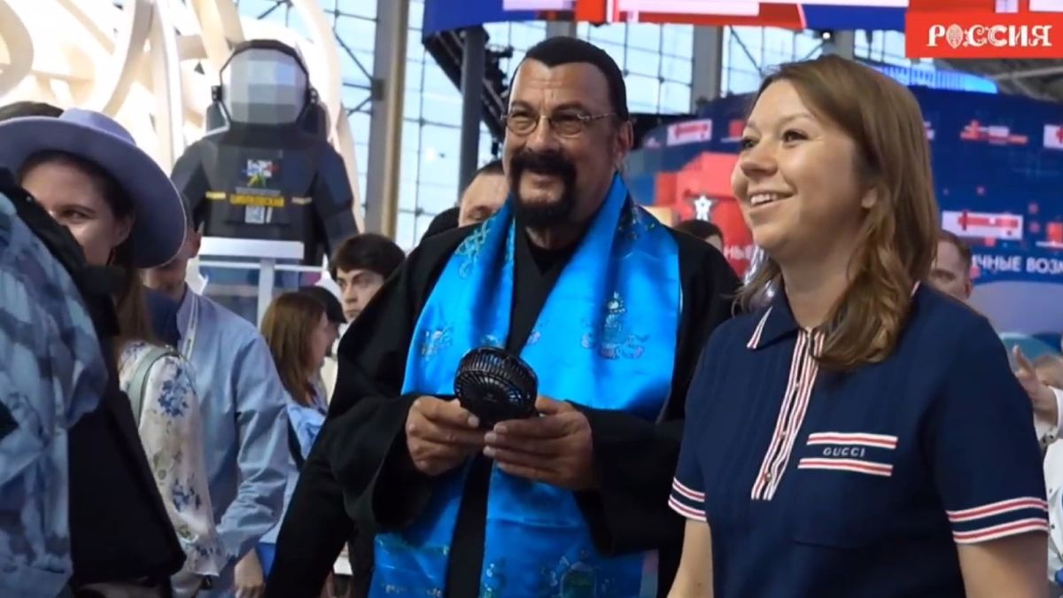 Стивен Сигал на выставке "Россия"