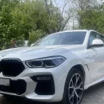 Белоснежный BMW X6 американской сборки продают за 11 млн рублей в Барнауле