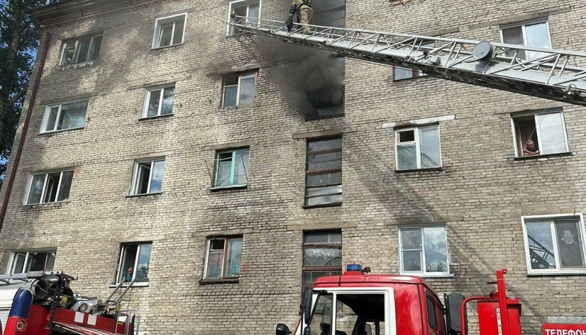 В Рубцовске двое человек пострадали при пожаре на улице Осипенко - Толк  08.06.2024