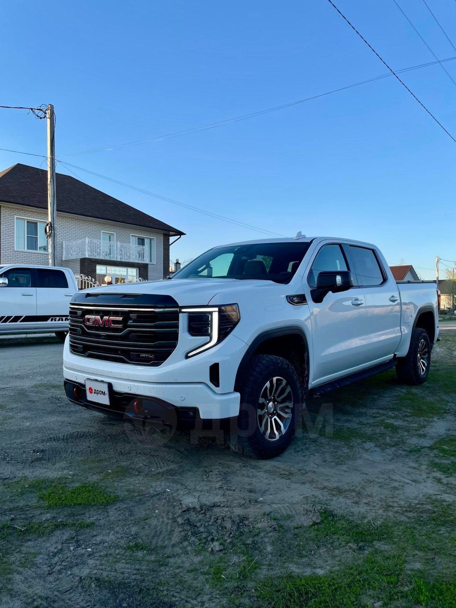 В Барнауле выставили на продажу редкий американский пикап GMC Sierra - Толк  11.06.2024