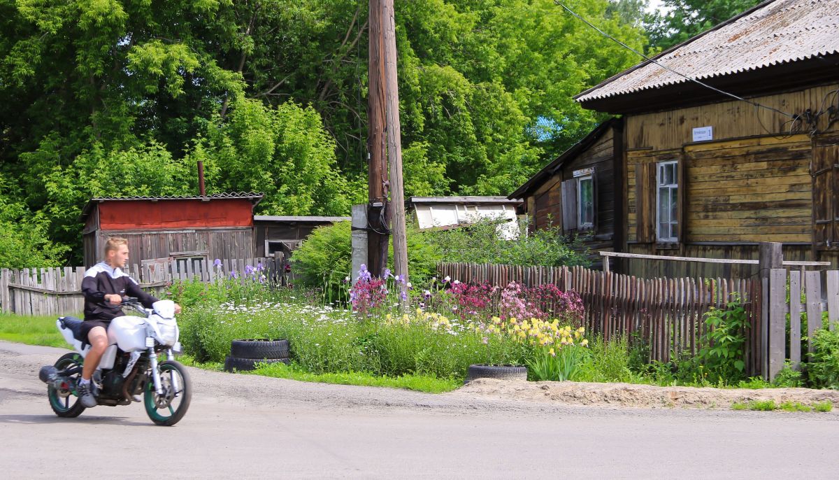 Как выглядит район Барнаула, где могут проложить тоннель под ж/д путями.  Фото - Толк 11.06.2024