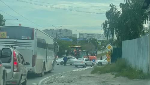 В Барнауле собрались огромные пробки из-за перекрытия части улицы Северо-Западной