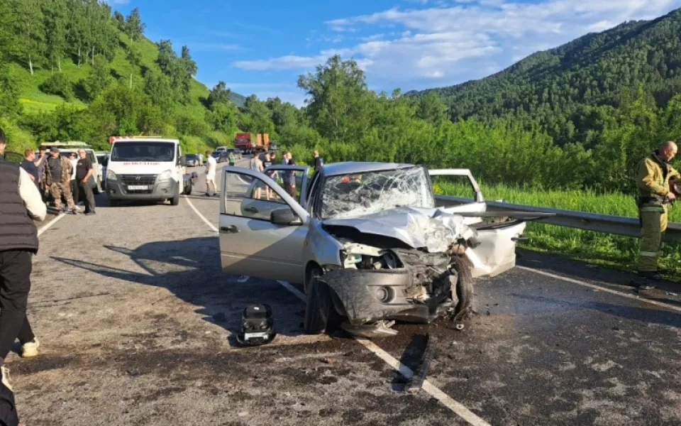 В Республике Алтай 76-летний водитель Лады погиб в ДТП