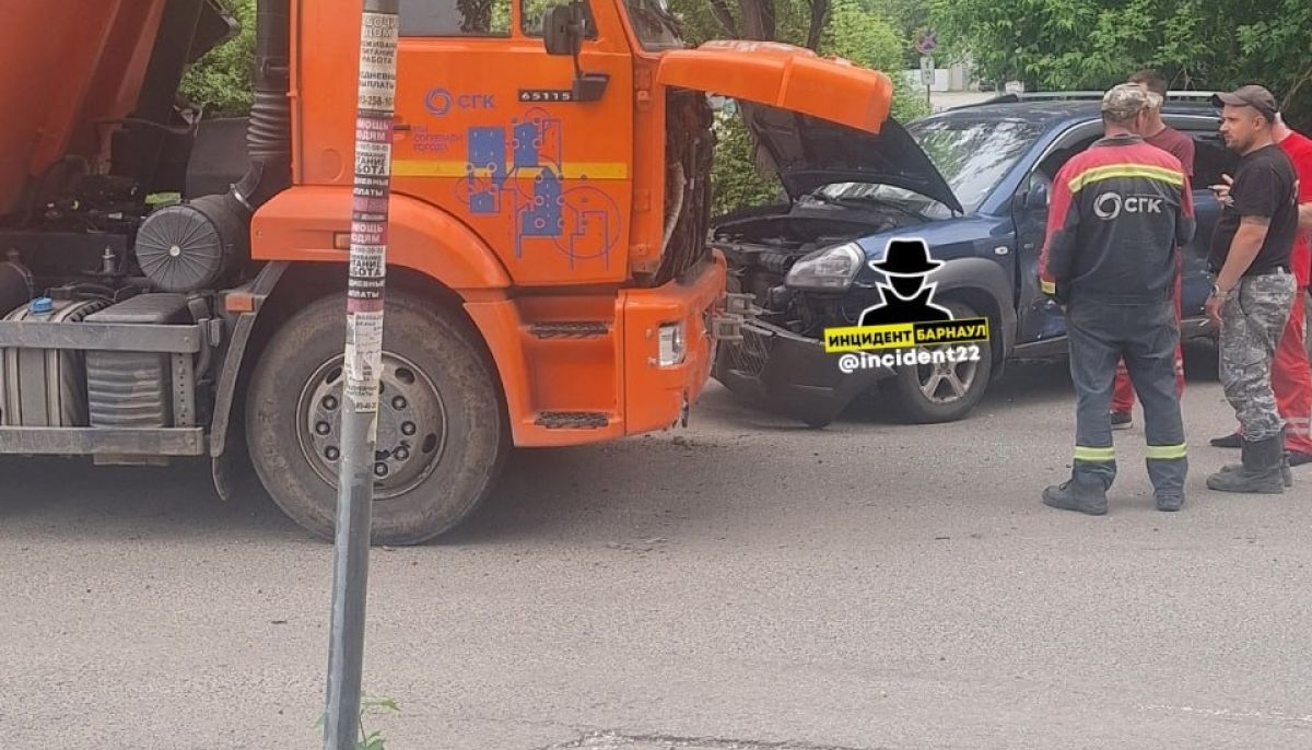 В Барнауле произошло сразу два ДТП с грузовиками за утро - Толк 11.06.2024