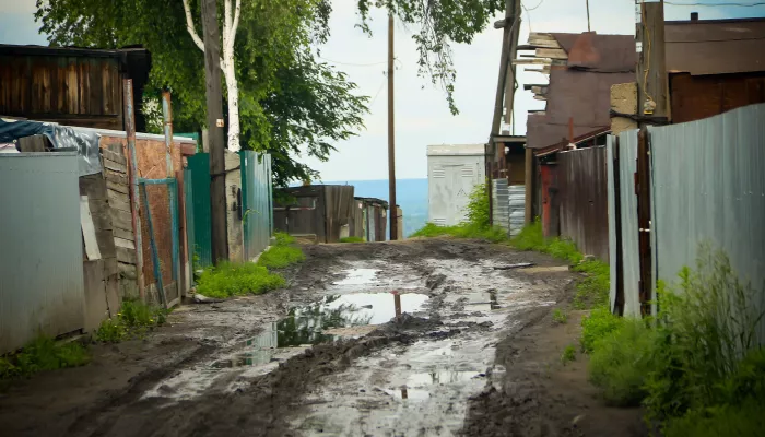Железка, грязь и живописная Обь: как выглядит барнаульская Нахаловка. Фото